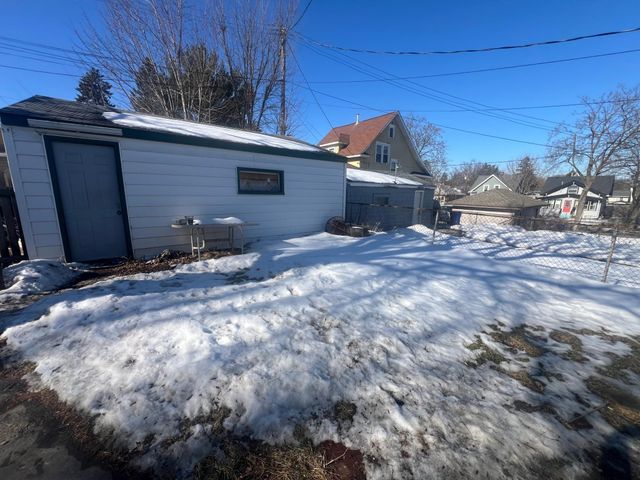 1069 Earl Street, Saint Paul, MN 55106