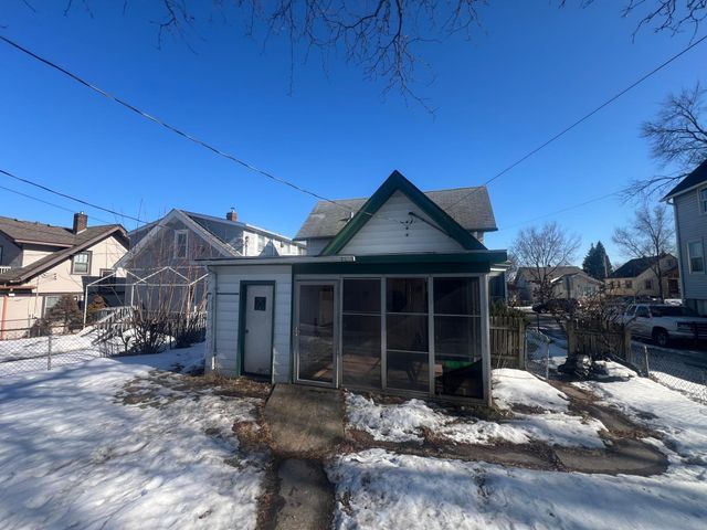 1069 Earl Street, Saint Paul, MN 55106