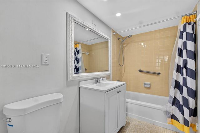 2900 NW 48th Terrace 310, Lauderdale Lakes, FL 33313