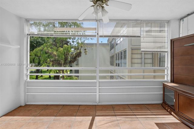 2900 NW 48th Terrace 310, Lauderdale Lakes, FL 33313