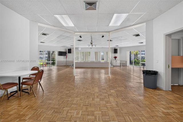 2900 NW 48th Terrace 310, Lauderdale Lakes, FL 33313