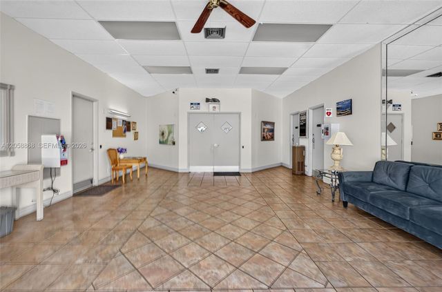 2900 NW 48th Terrace 310, Lauderdale Lakes, FL 33313