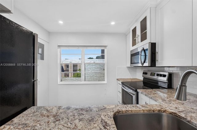 2900 NW 48th Terrace 310, Lauderdale Lakes, FL 33313