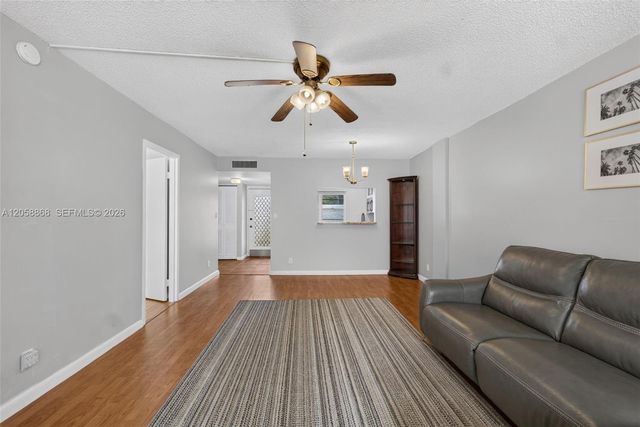 2900 NW 48th Terrace 310, Lauderdale Lakes, FL 33313