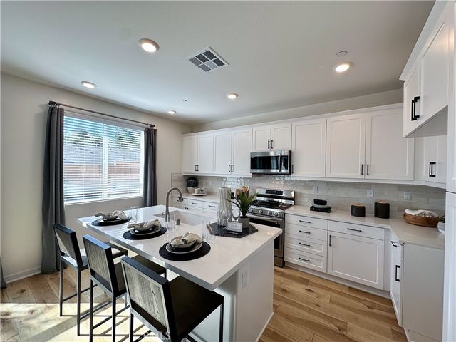34311 Chelsie Ln, Yucaipa, CA 92399