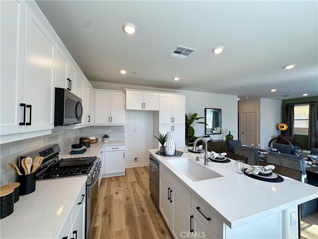 34311 Chelsie Ln, Yucaipa, CA 92399