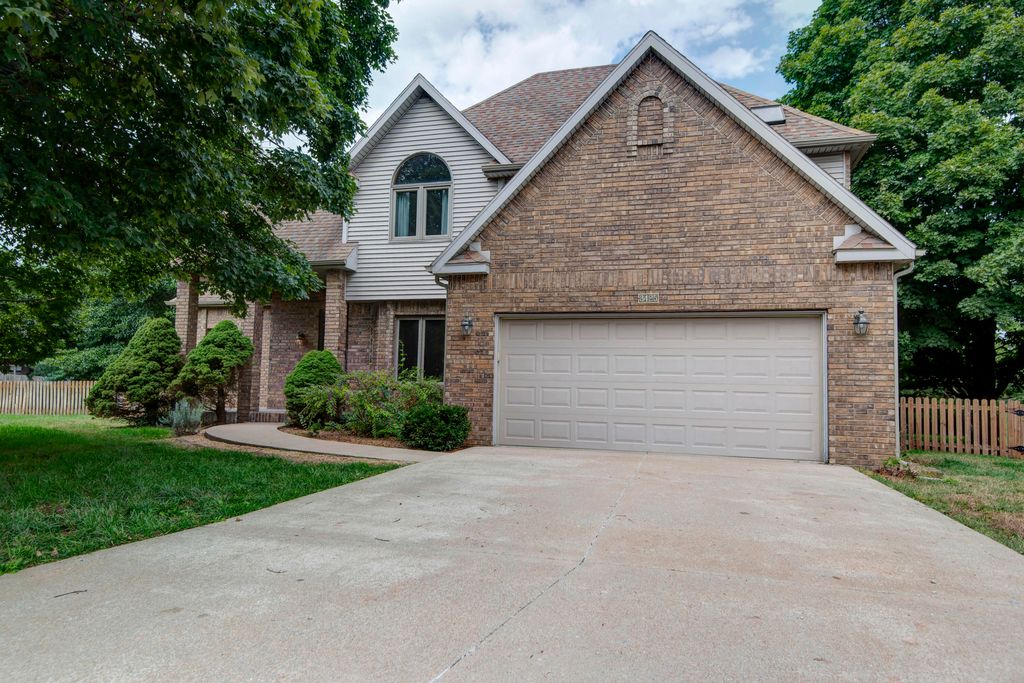 3425 W Morningside Court, Springfield, MO 65807