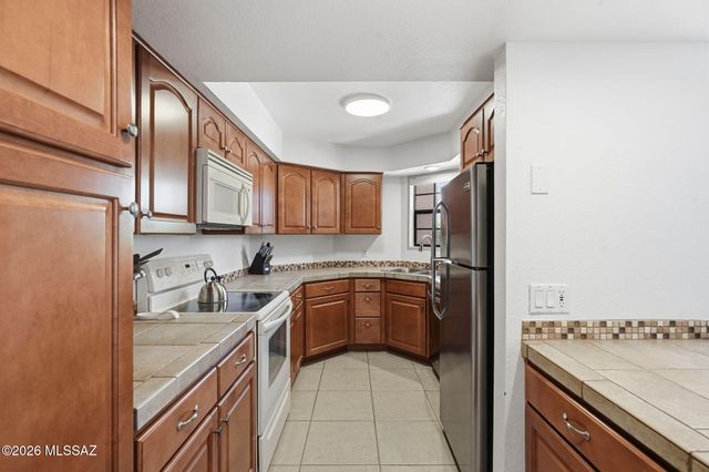 6490 N Tierra de las Catalinas Apt 91, Tucson, AZ 85718