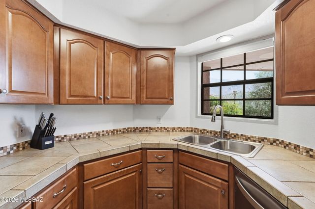 6490 N Tierra de las Catalinas Apt 91, Tucson, AZ 85718