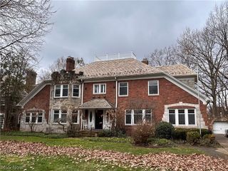 2268 Ardleigh Drive, Cleveland Heights, OH 44106