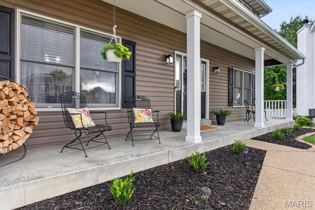 297 Grand Drive, O'fallon, MO 63366