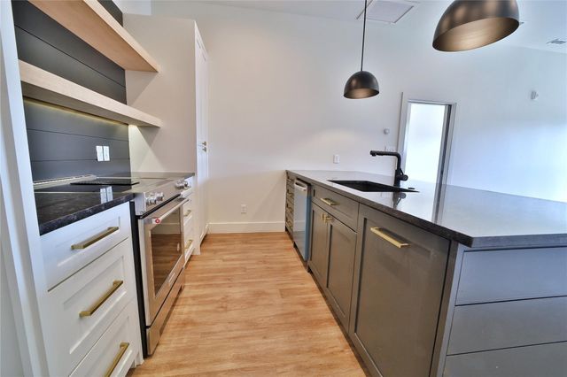 1322 Lipscomb Street 201, Fort Worth, TX 76104