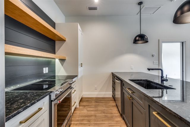 1322 Lipscomb Street 201, Fort Worth, TX 76104