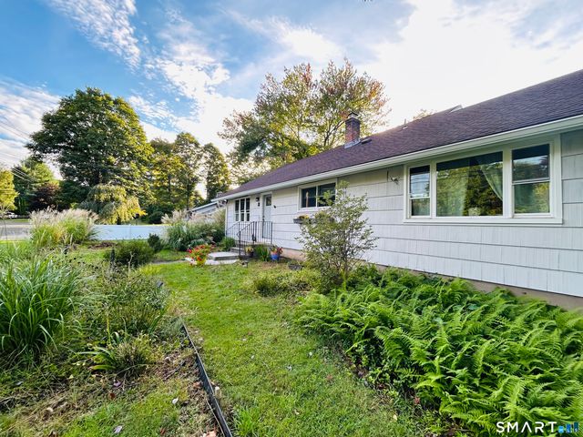 18 Russo Drive, Hamden, CT 06518