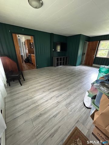 18 Russo Drive, Hamden, CT 06518