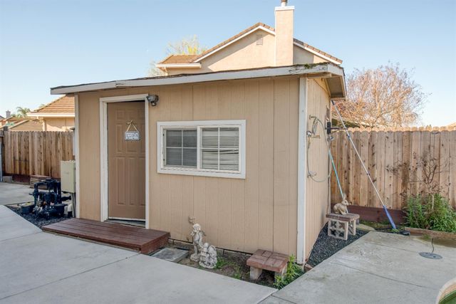 3601 Chant Dr, Modesto, CA 95355
