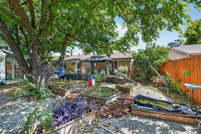 512 Park Center Boulevard, Saginaw, TX 76179