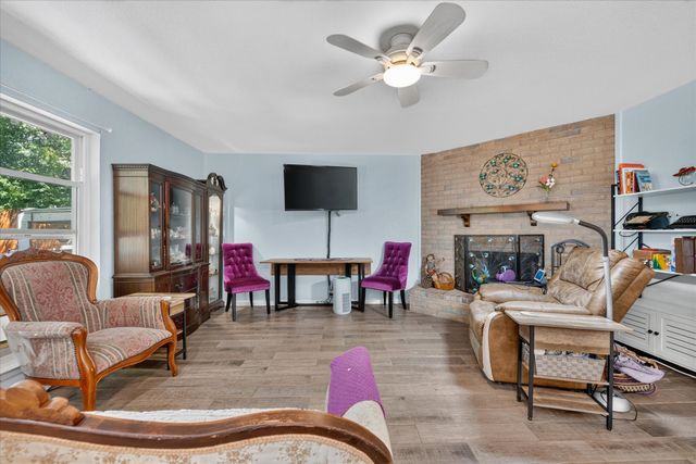 512 Park Center Boulevard, Saginaw, TX 76179