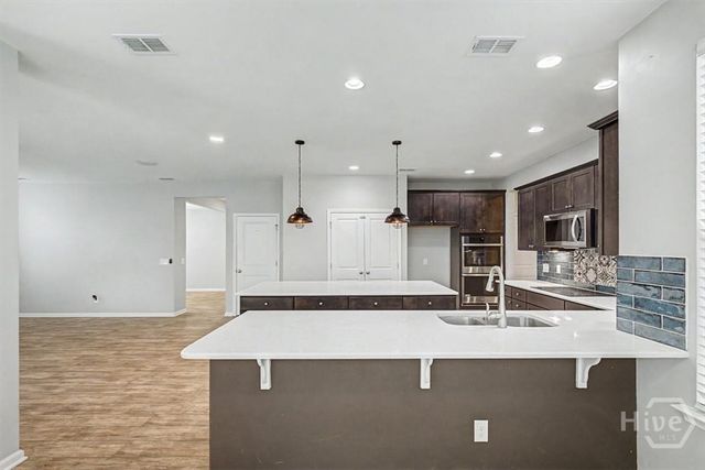 18 Minning Loop, Richmond Hill, GA 31324