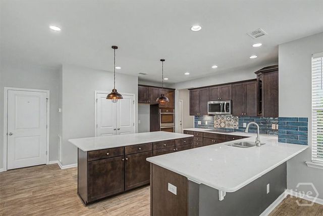 18 Minning Loop, Richmond Hill, GA 31324