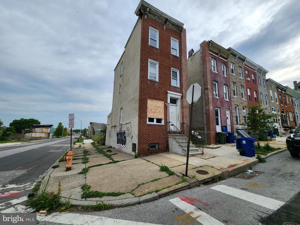 2100 E HOFFMAN STREET, Baltimore, MD 21213