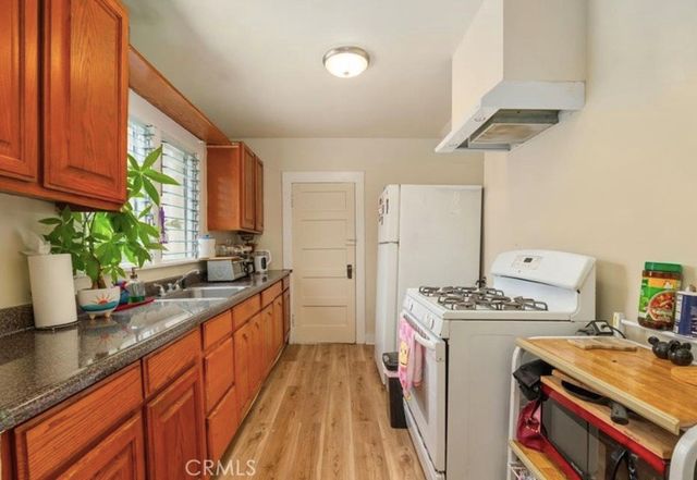 2210 Scott, Los Angeles, CA 90026
