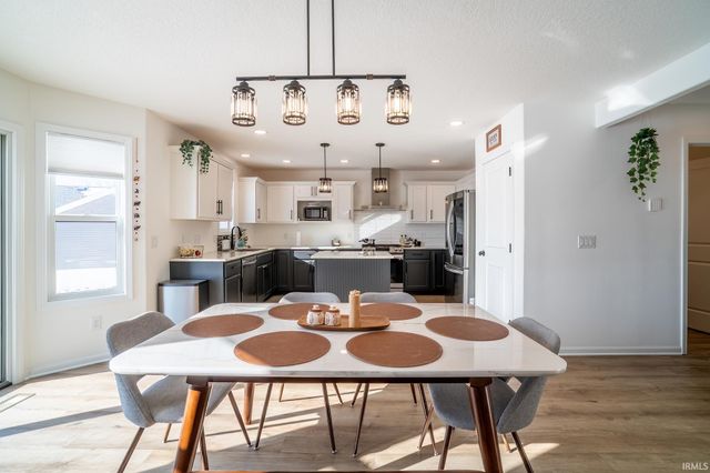 3880 W Kings Pass, Warsaw, IN 46582