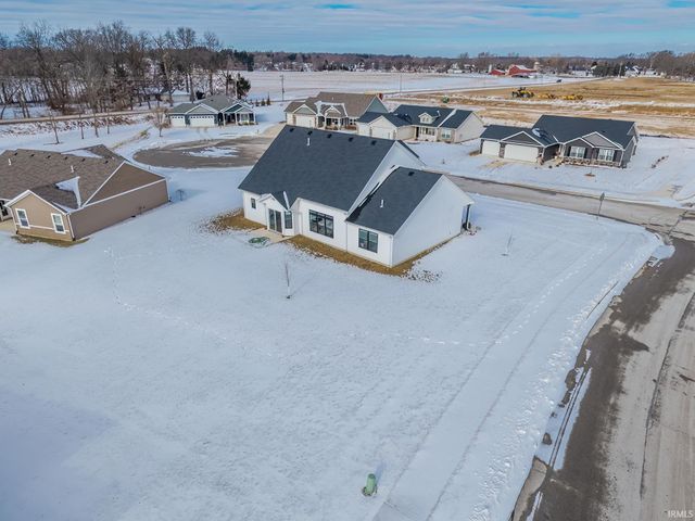 3880 W Kings Pass, Warsaw, IN 46582