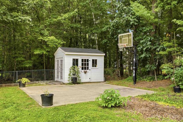 3 Sandstone Drive, Nashua, NH 03063