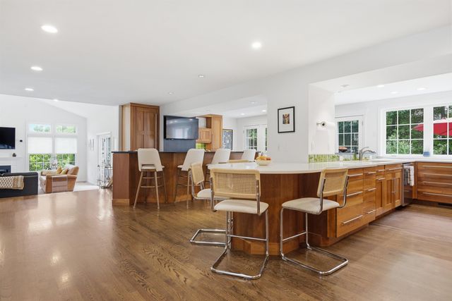 3 Sandstone Drive, Nashua, NH 03063