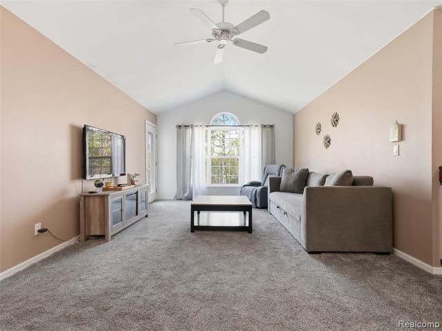 56471 Scotland Boulevard, Utica, MI 48316