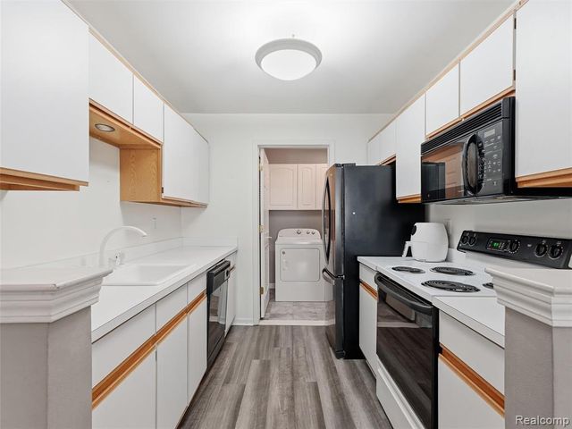 56471 Scotland Boulevard, Utica, MI 48316