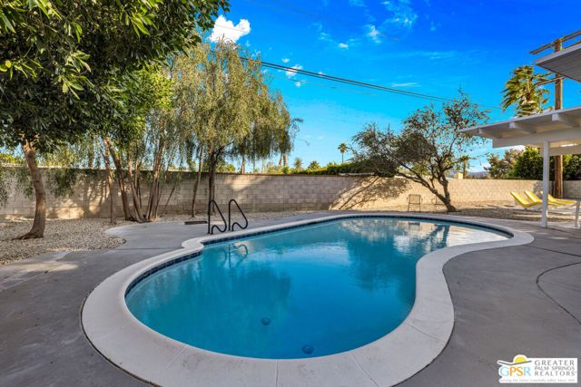 2410 N Starr Road, Palm Springs, CA 92262