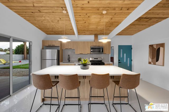 2410 N Starr Road, Palm Springs, CA 92262