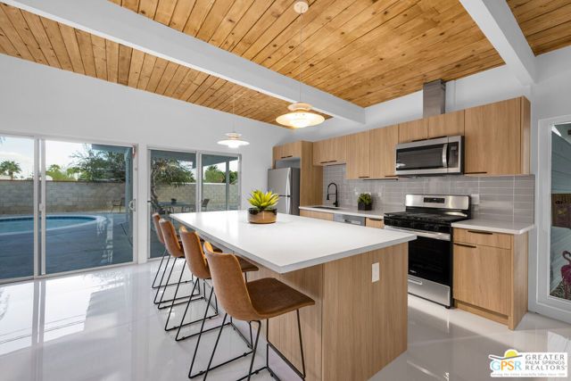 2410 N Starr Road, Palm Springs, CA 92262