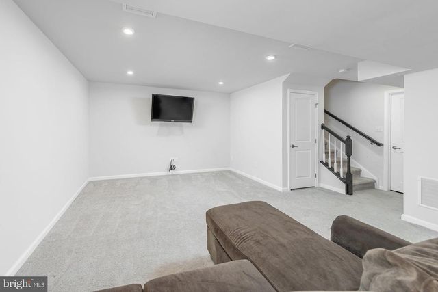 53 OAK LN, Carneys Point, NJ 08069