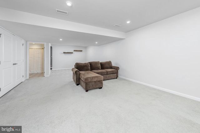 53 OAK LN, Carneys Point, NJ 08069