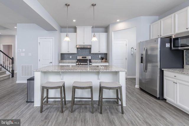 53 OAK LN, Carneys Point, NJ 08069