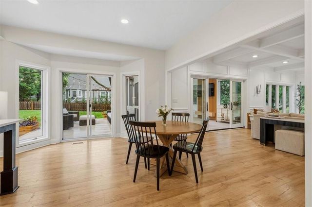 12209 Wenonga Road, Leawood, KS 66209