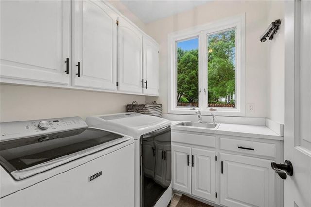 12209 Wenonga Road, Leawood, KS 66209