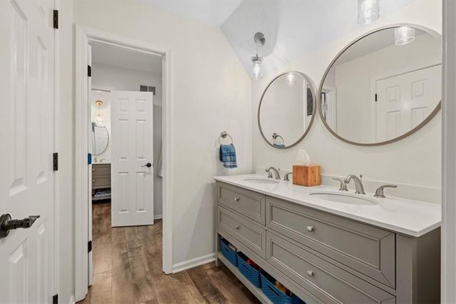 12209 Wenonga Road, Leawood, KS 66209