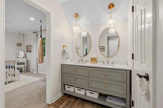 12209 Wenonga Road, Leawood, KS 66209