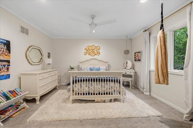 12209 Wenonga Road, Leawood, KS 66209