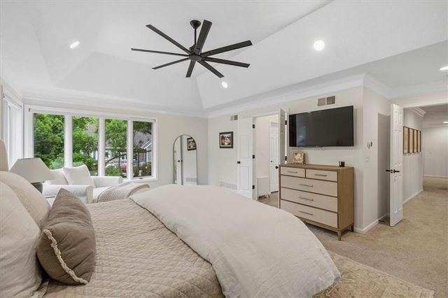 12209 Wenonga Road, Leawood, KS 66209