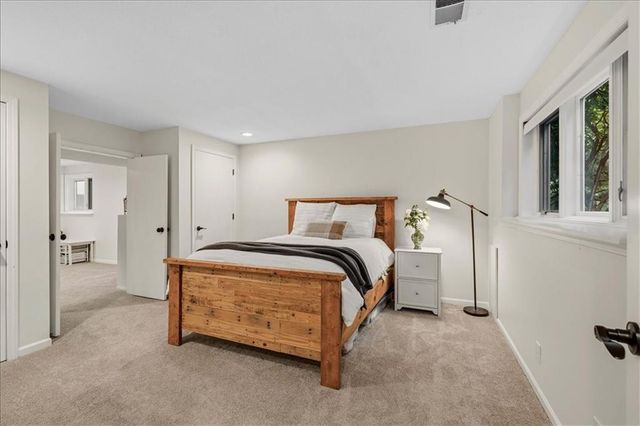 12209 Wenonga Road, Leawood, KS 66209