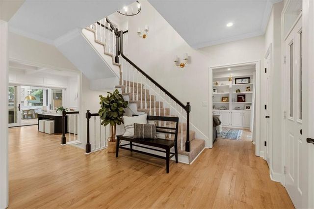 12209 Wenonga Road, Leawood, KS 66209