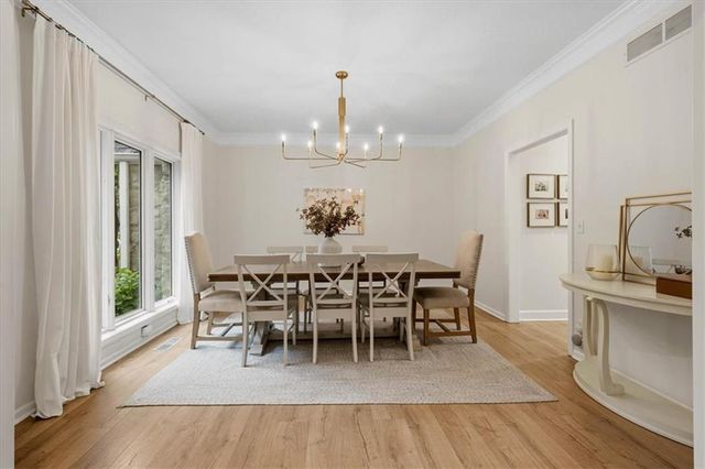 12209 Wenonga Road, Leawood, KS 66209