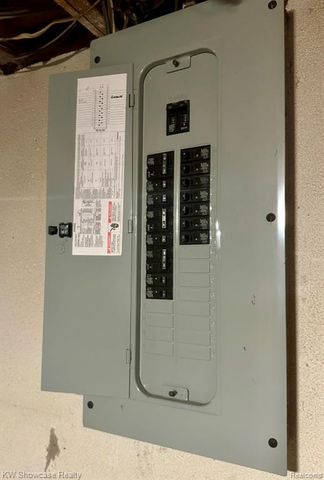 19647 Osmus Street, Livonia, MI 48152