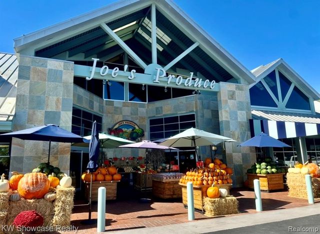 19647 Osmus Street, Livonia, MI 48152