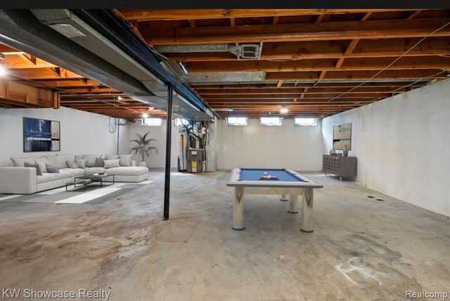 19647 Osmus Street, Livonia, MI 48152